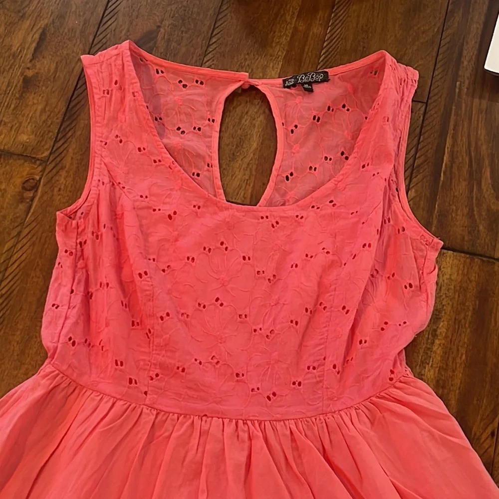 Bebop Midi Eyelet Tiered Dress size M - Picture 3 of 16